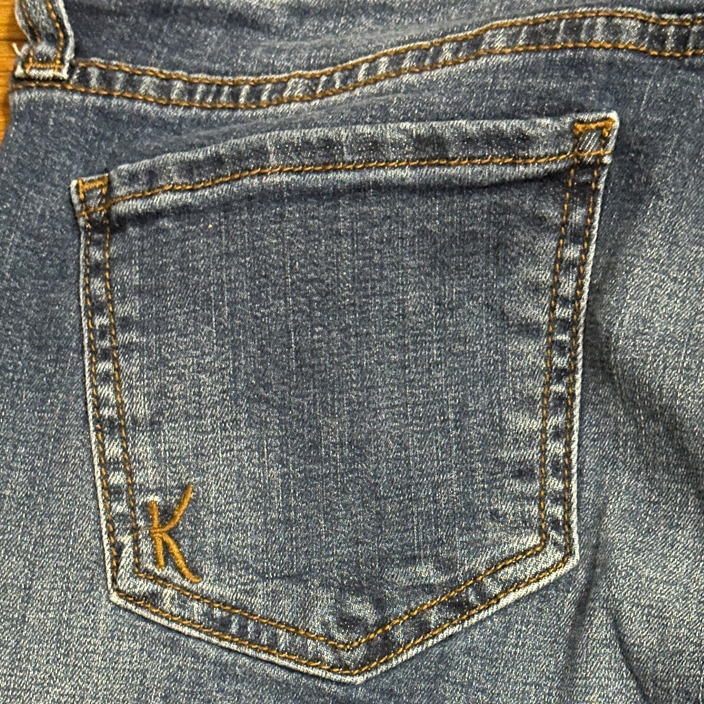 KUT from Kloth Women's size 8, distressed Blue Denim Jeans. - Picture 9 of 10